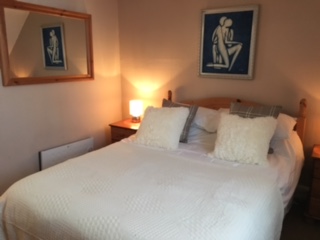 picture of another bedroom